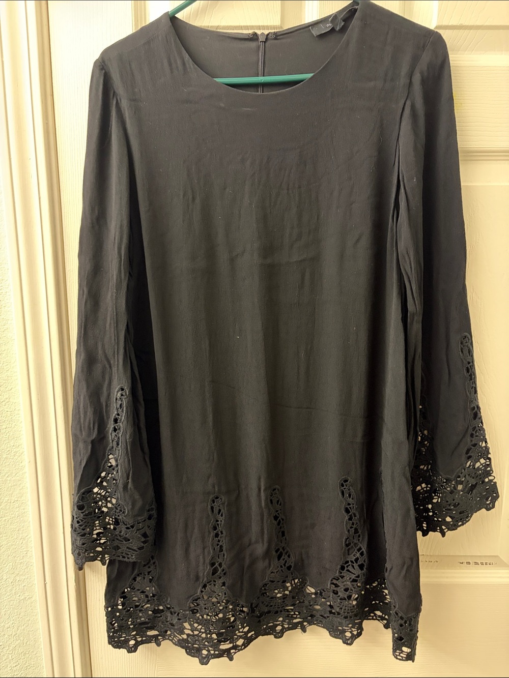 Olivaceous Black Long-Sleeve Crochet-Trim Tunic Top
